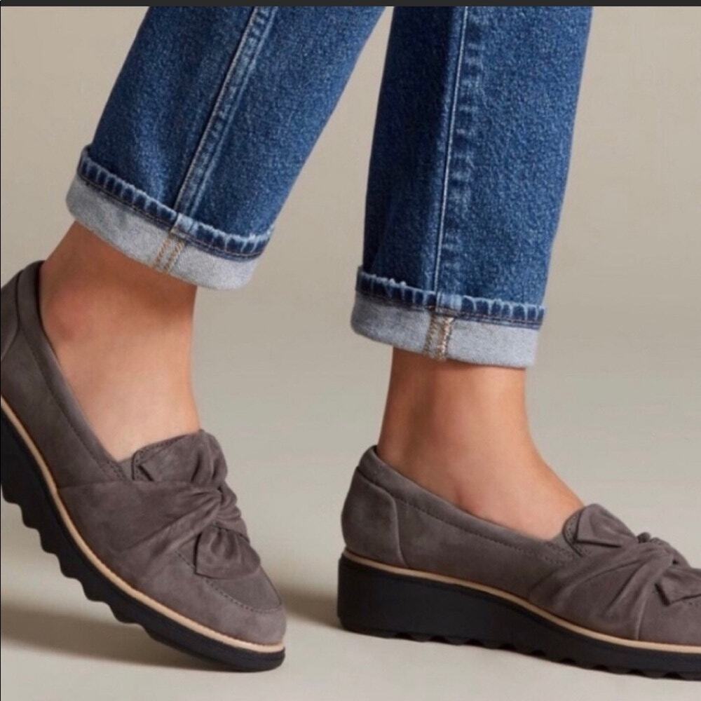 Clarks Sharon Dasher Suede Leather Wedge Loafers Gray Size 8 Like New